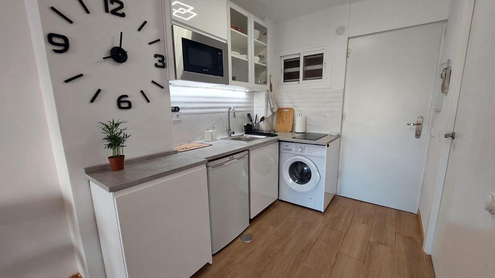 Beautiful Flat Apartment Беналмадена Екстериор снимка